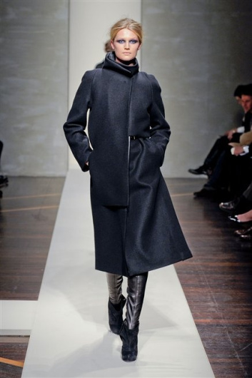 Fotoservizio/FW 2012-2013/WOMEN/GIANFRANCO FERRE'/D1/3