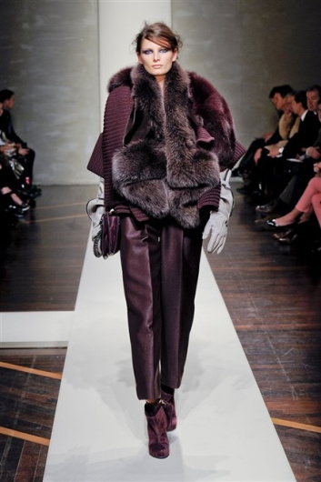Fotoservizio/FW 2012-2013/WOMEN/GIANFRANCO FERRE'/D1/12
