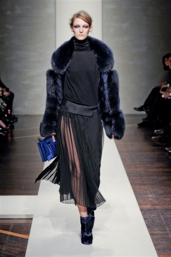 Fotoservizio/FW 2012-2013/WOMEN/GIANFRANCO FERRE'/D1/15