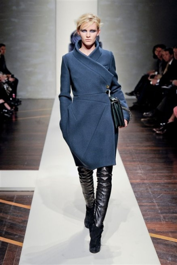 Fotoservizio/FW 2012-2013/WOMEN/GIANFRANCO FERRE'/D1/16