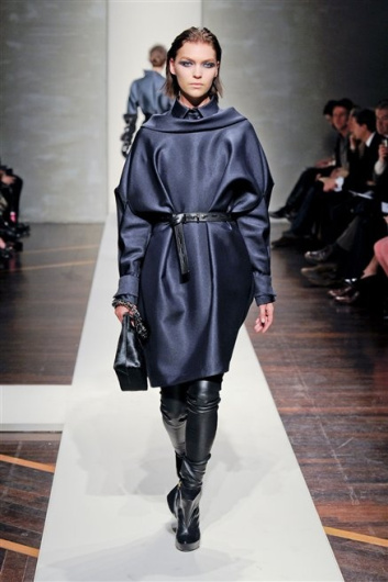 Fotoservizio/FW 2012-2013/WOMEN/GIANFRANCO FERRE'/D1/20