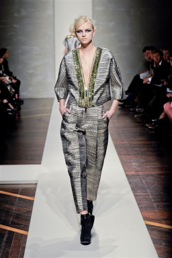 Fotoservizio/FW 2012-2013/WOMEN/GIANFRANCO FERRE'/D1/25