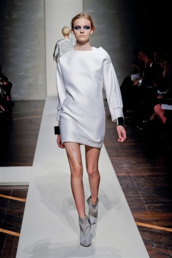 Fotoservizio/FW 2012-2013/WOMEN/GIANFRANCO FERRE'/D1/27