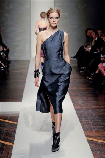 Fotoservizio/FW 2012-2013/WOMEN/GIANFRANCO FERRE'/D1/29