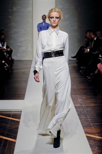 Fotoservizio/FW 2012-2013/WOMEN/GIANFRANCO FERRE'/D1/32