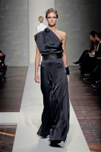 Fotoservizio/FW 2012-2013/WOMEN/GIANFRANCO FERRE'/D1/33