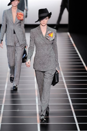 Fotoservizio/FW 2012-2013/WOMEN/GIORGIO ARMANI/D1/0
