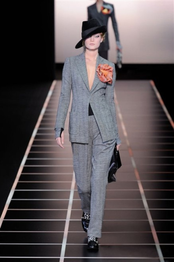 Fotoservizio/FW 2012-2013/WOMEN/GIORGIO ARMANI/D1/1