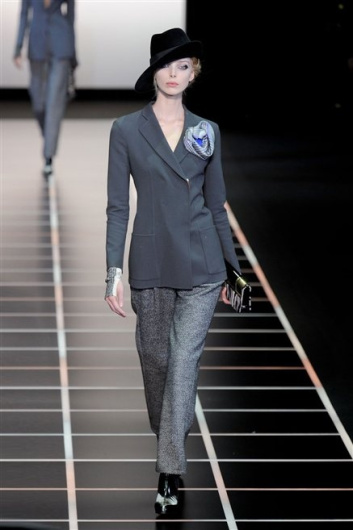 Fotoservizio/FW 2012-2013/WOMEN/GIORGIO ARMANI/D1/3