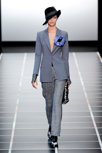 Fotoservizio/FW 2012-2013/WOMEN/GIORGIO ARMANI/D1/4