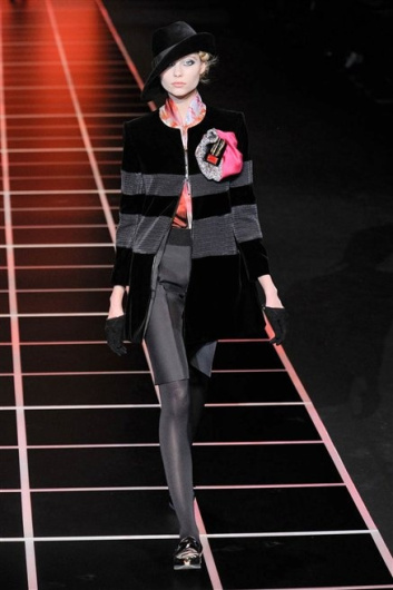 Fotoservizio/FW 2012-2013/WOMEN/GIORGIO ARMANI/D1/14