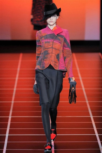 Fotoservizio/FW 2012-2013/WOMEN/GIORGIO ARMANI/D1/18