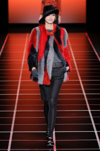Fotoservizio/FW 2012-2013/WOMEN/GIORGIO ARMANI/D1/20