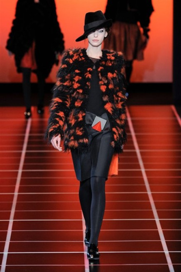 Fotoservizio/FW 2012-2013/WOMEN/GIORGIO ARMANI/D1/22