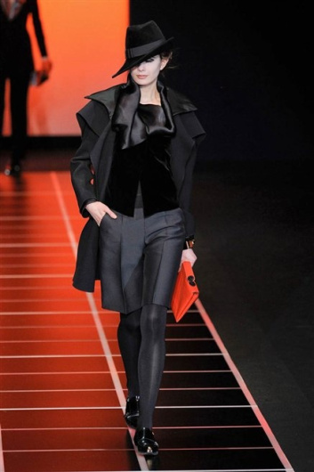 Fotoservizio/FW 2012-2013/WOMEN/GIORGIO ARMANI/D1/26
