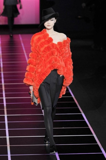 Fotoservizio/FW 2012-2013/WOMEN/GIORGIO ARMANI/D1/38