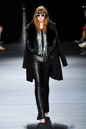 Fotoservizio/FW 2012-2013/WOMEN/ICEBERG/D1/37