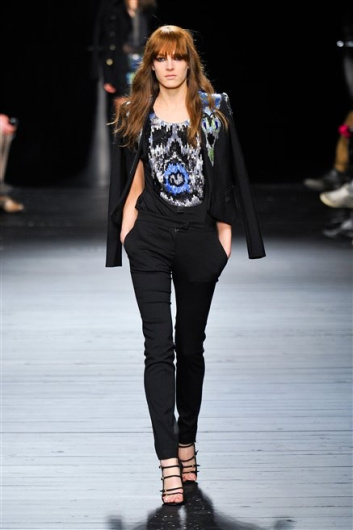 Fotoservizio/FW 2012-2013/WOMEN/ICEBERG/D1/38