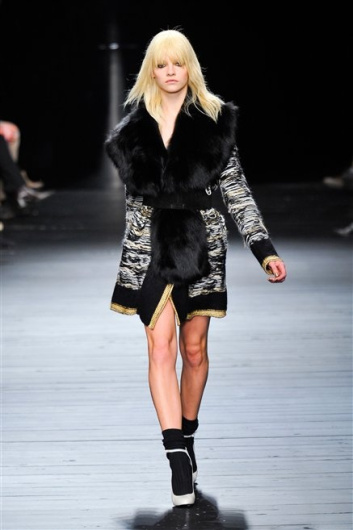 Fotoservizio/FW 2012-2013/WOMEN/ICEBERG/D1/5