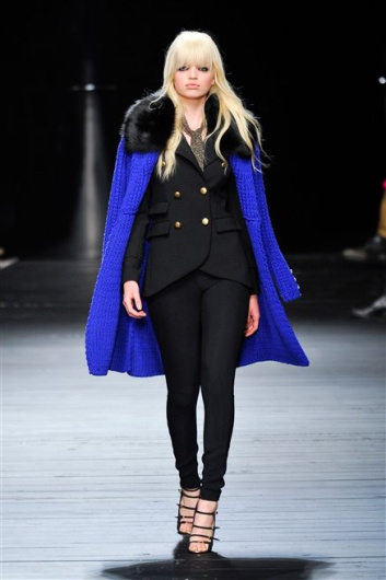 Fotoservizio/FW 2012-2013/WOMEN/ICEBERG/D1/8
