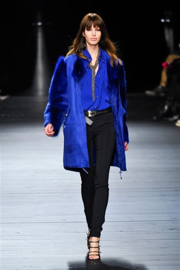 Fotoservizio/FW 2012-2013/WOMEN/ICEBERG/D1/11