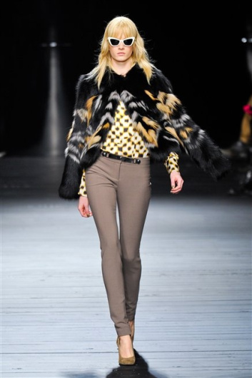 Fotoservizio/FW 2012-2013/WOMEN/ICEBERG/D1/14