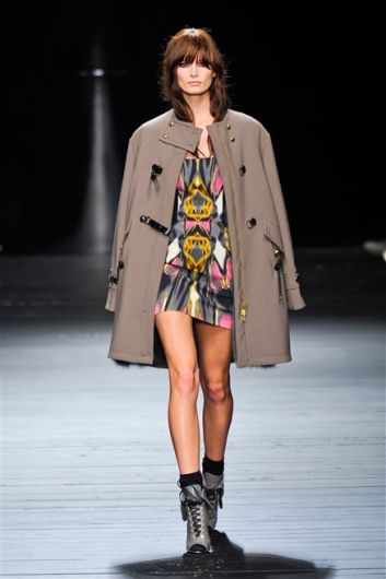 Fotoservizio/FW 2012-2013/WOMEN/ICEBERG/D1/23