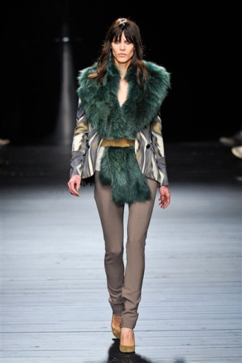 Fotoservizio/FW 2012-2013/WOMEN/ICEBERG/D1/27