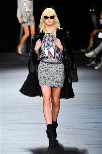Fotoservizio/FW 2012-2013/WOMEN/ICEBERG/D1/30