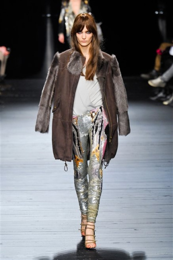 Fotoservizio/FW 2012-2013/WOMEN/ICEBERG/D1/32