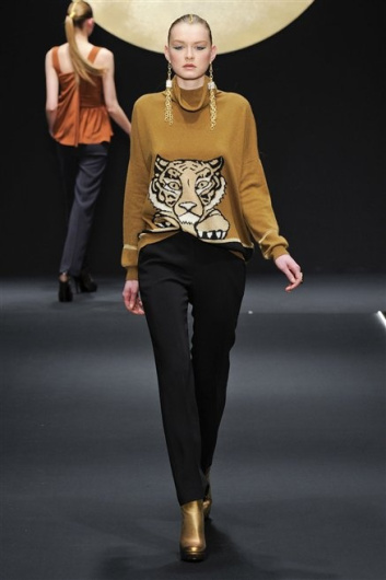 Fotoservizio/FW 2012-2013/WOMEN/KRIZIA/D1/22