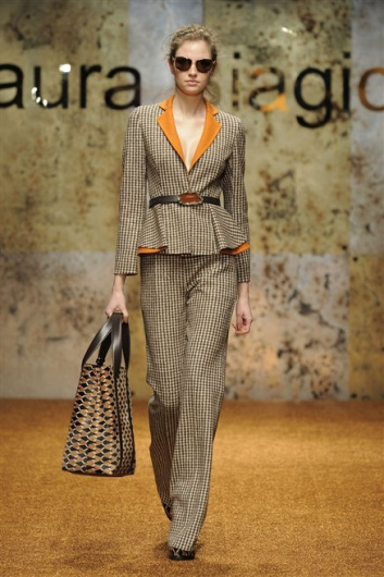 Fotoservizio/FW 2012-2013/WOMEN/LAURA BIAGIOTTI/D1/6