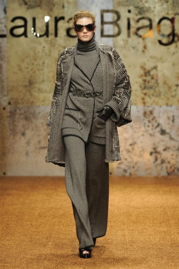 Fotoservizio/FW 2012-2013/WOMEN/LAURA BIAGIOTTI/D1/10