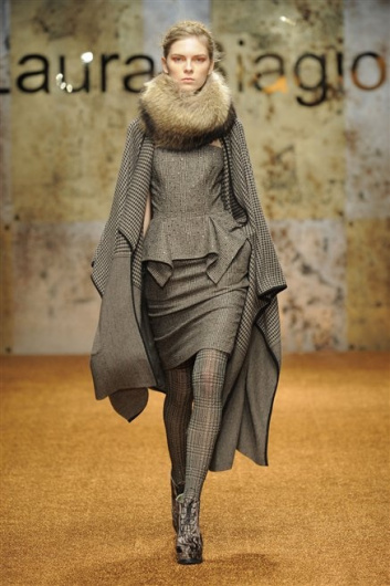 Fotoservizio/FW 2012-2013/WOMEN/LAURA BIAGIOTTI/D1/13
