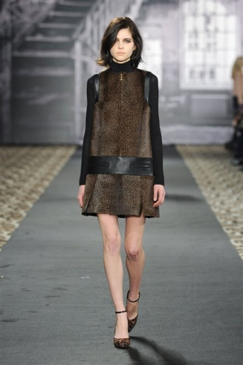 Fotoservizio/FW 2012-2013/WOMEN/JUST CAVALLI/D1/32