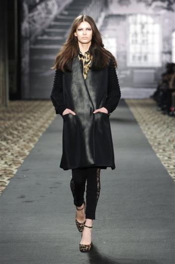 Fotoservizio/FW 2012-2013/WOMEN/JUST CAVALLI/D1/35