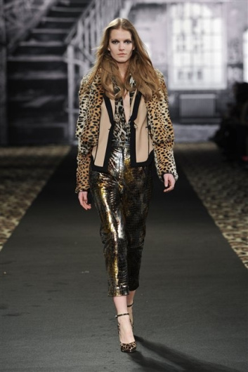 Fotoservizio/FW 2012-2013/WOMEN/JUST CAVALLI/D1/43
