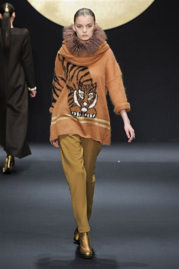 Fotoservizio/FW 2012-2013/WOMEN/KRIZIA/D1/4