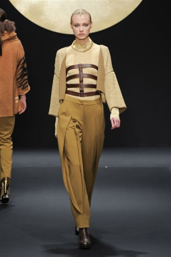 Fotoservizio/FW 2012-2013/WOMEN/KRIZIA/D1/5