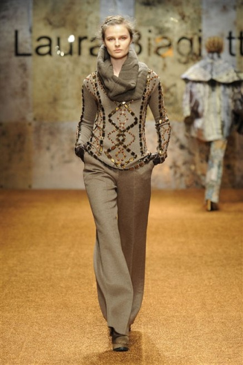 Fotoservizio/FW 2012-2013/WOMEN/LAURA BIAGIOTTI/D1/37