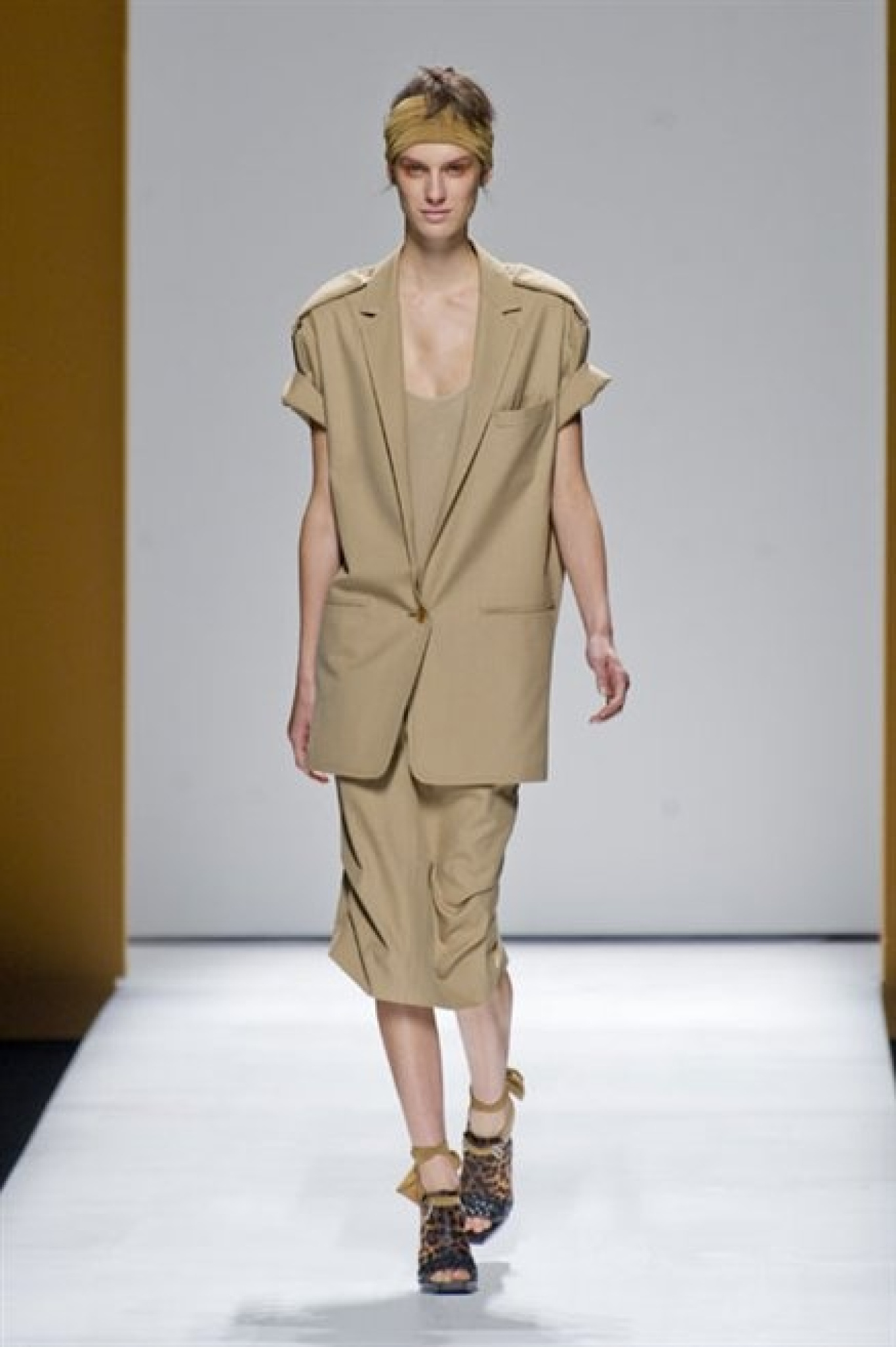 MAX MARA, COMODE DI GIORNO