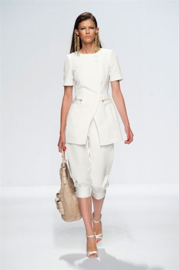 Fotoservizio/SS 2013/WOMEN/1a CLASSE - ALVIERO MARTINI COLLECTION/DP1/3