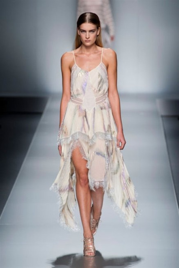 Fotoservizio/SS 2013/WOMEN/BLUMARINE/DP1/2