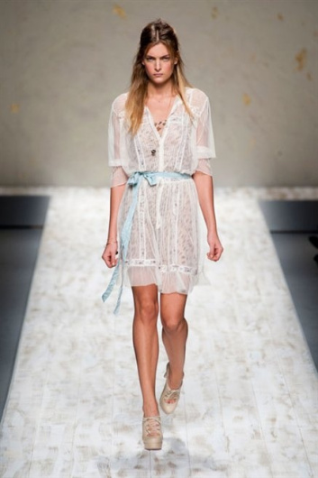Fotoservizio/SS 2013/WOMEN/BLUGIRL/DP1/1
