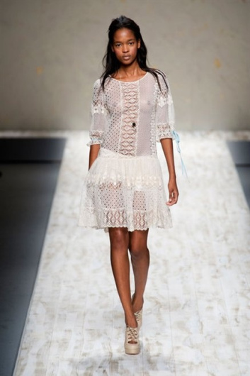 Fotoservizio/SS 2013/WOMEN/BLUGIRL/DP1/5