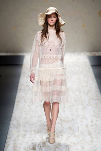 Fotoservizio/SS 2013/WOMEN/BLUGIRL/DP1/7