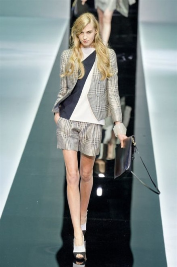 Fotoservizio/SS 2013/WOMEN/EMPORIO ARMANI/DP1/1