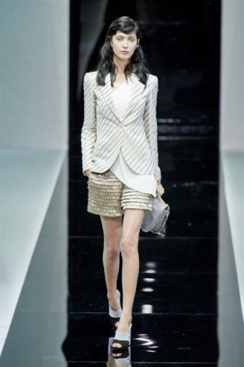 Fotoservizio/SS 2013/WOMEN/EMPORIO ARMANI/DP1/6