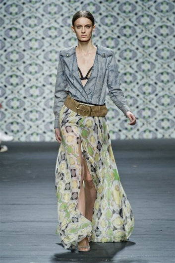 Fotoservizio/SS 2013/WOMEN/ICEBERG/DP1/4