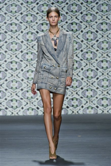 Fotoservizio/SS 2013/WOMEN/ICEBERG/DP1/5